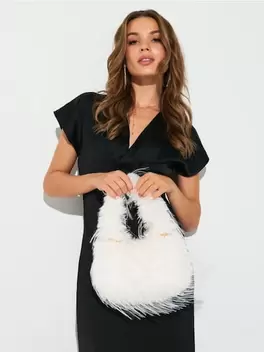 Futrzana torebka na łańcuszku