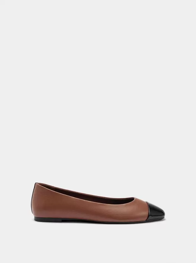 Ballet flats with contrast