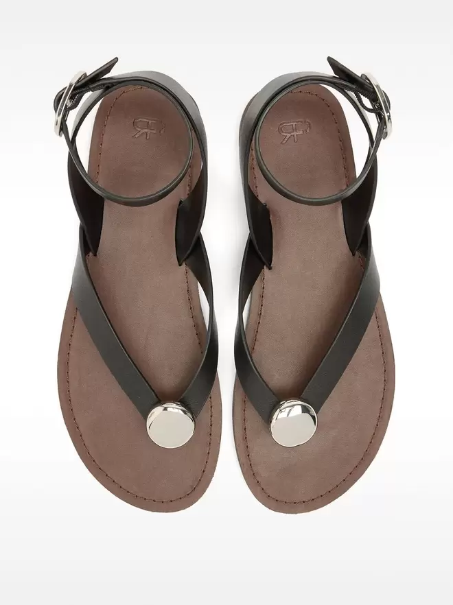 Leather flat sandals with metallic detail