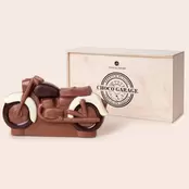 Motocykl z czekolady w skrzynce