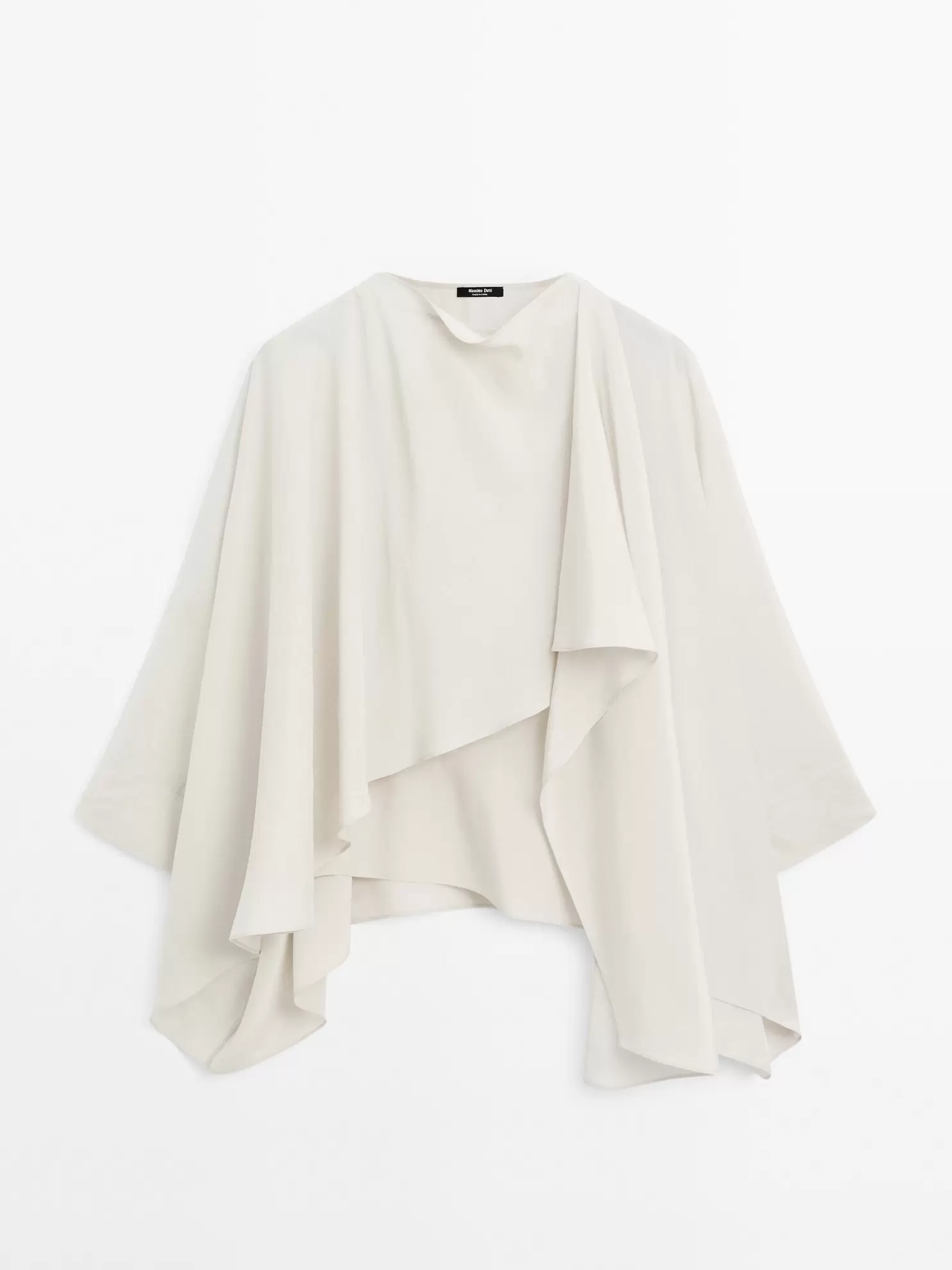 Krótka luźna peleryna z ozdobnym rękawem