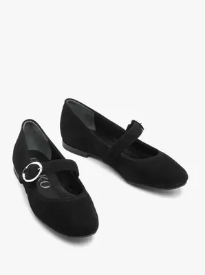 Czarne baleriny ze skóry welurowej z dużą klamrą