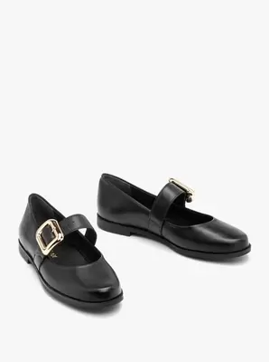 Czarne baleriny z efektowną sprzączką