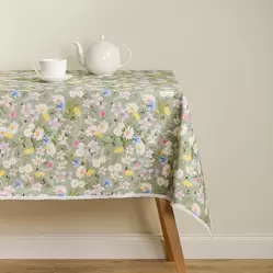 Obrus z nadrukiem Melow 150x220 cm z motywem kwiatowym