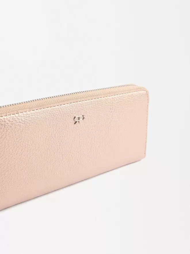 Wallet with zipper closure