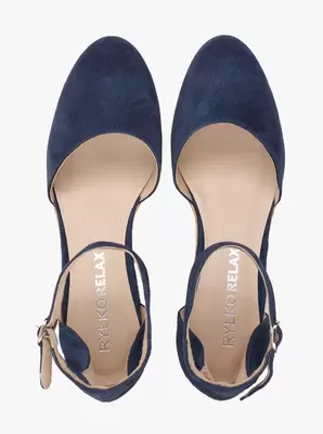 Granatowe espadryle na koturnie ze skóry welurowej