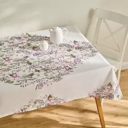 Obrus z nadrukiem Bezillo 150x220 cm z motywem kwiatowym