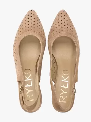 Jasnobrązowe czółenka z perforacjami