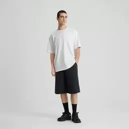 Biała koszulka basic o kroju relaxed