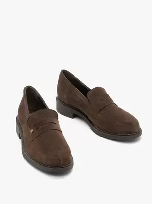 Ciemnobrązowe mokasyny z weluru