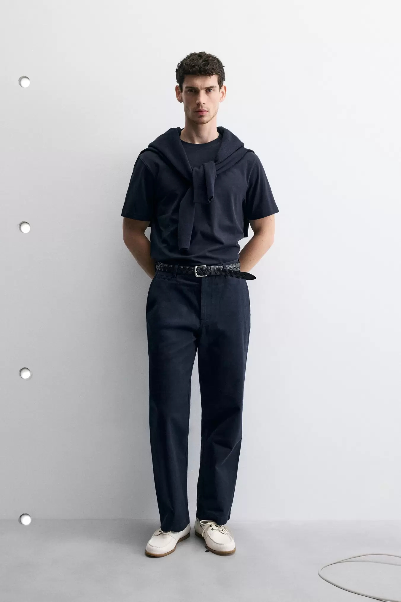STRAIGHT-LEG CHINO TROUSERS