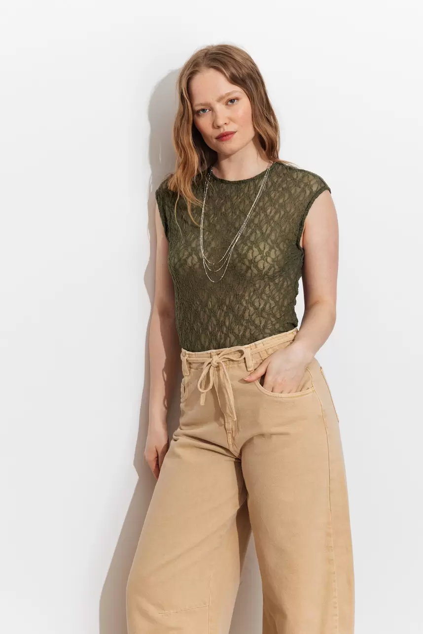 Damski T-shirt z koronki