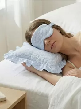 Poduszka i opaska na oczy w paski