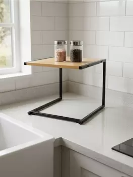 Półka wolnostojąca z metalową ramą