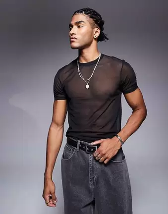 ASOS DESIGN – Czarny siateczkowy T-shirt o kroju podkreślającym sylwetkę