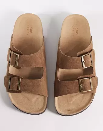 ASOS DESIGN – Szarobeżowe zamszowe sandały z dwoma paskami i korkową podeszwą