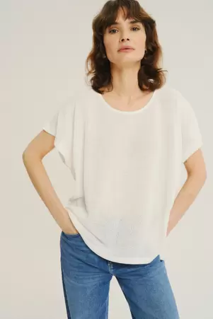 Lekki biały sweter z krótkim rękawem