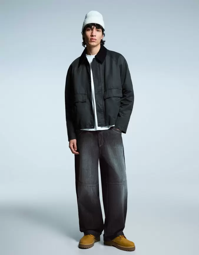 Jeansy o kroju super baggy