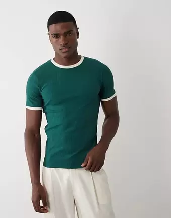ASOS DESIGN – Prążkowany zielony T-shirt o kroju podkreślającym sylwetkę z lamówką