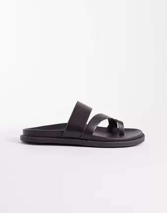 ASOS DESIGN – Bordowe sandały ze skrzyżowanymi paskami