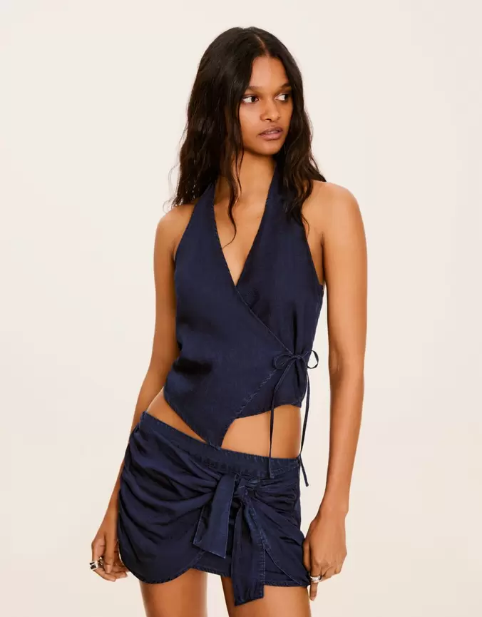 Top jeansowy z dekoltem halter