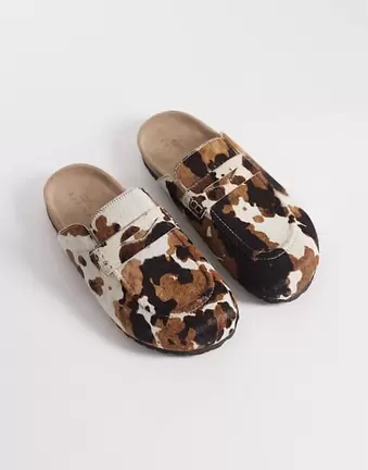 ASOS DESIGN – Klapki o fasonie loafersów z paskiem, w gepardzie cętki
