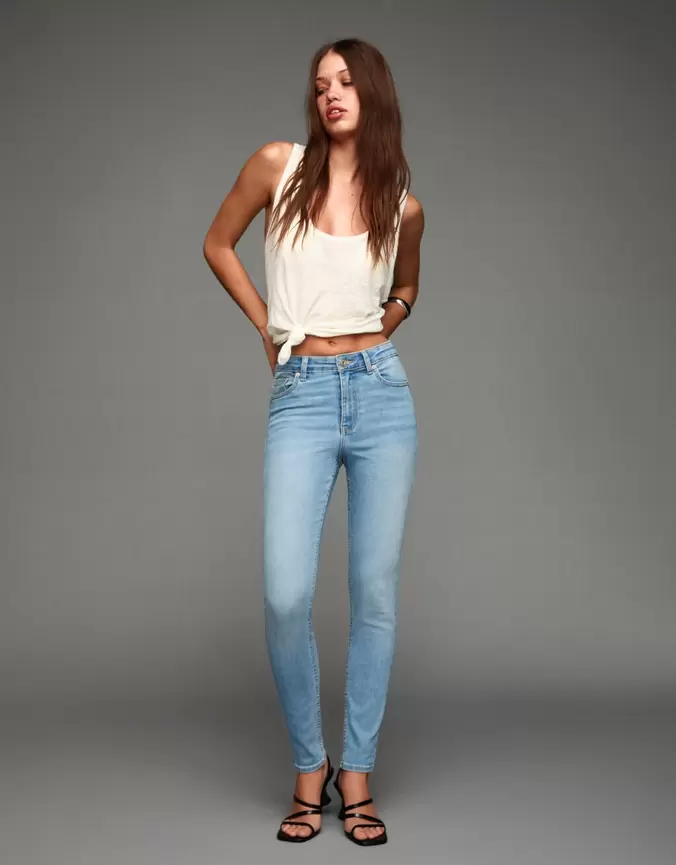 Jeansy o kroju skinny soft z bardzo wysokim stanem