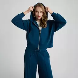 Rozpinana bluza z kapturem o kroju crop