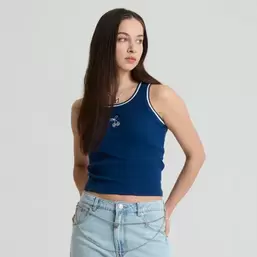 Prążkowany niebieski top z domieszką modalu