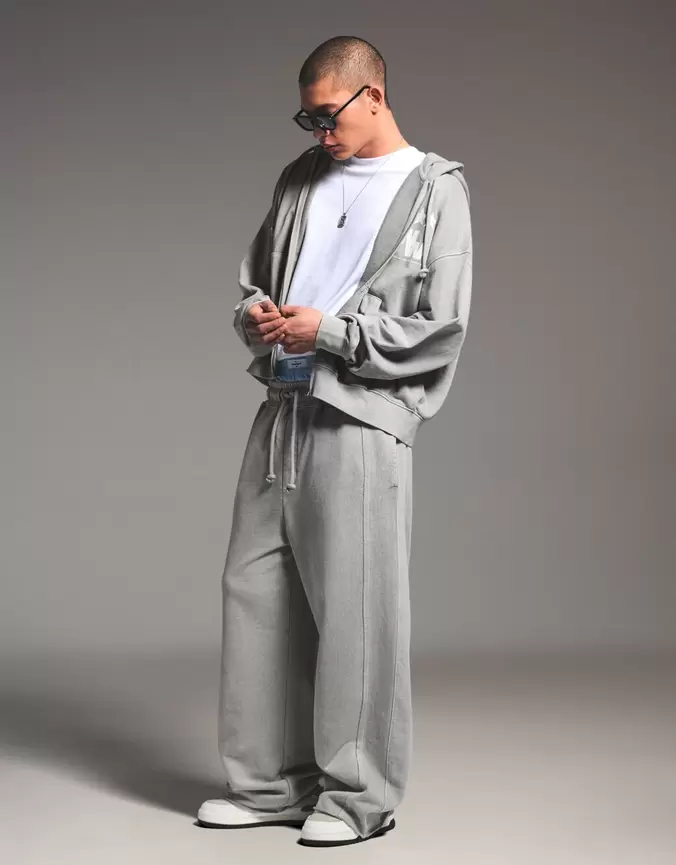 Spodnie o kroju super baggy