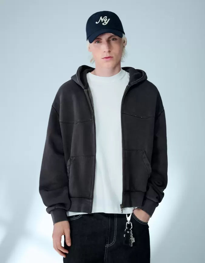 Bluza boxy z suwakiem o krótszym kroju