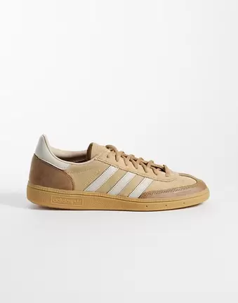 Adidas Originals Handball Spezial buty sportowe w kolorze camel i szarym z gumową podeszwą
