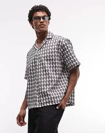 ASOS DESIGN – Czarno-biała koszula oversize z kołnierzykiem kubańskim z imitacji lnu w geometryczny wzór