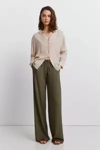 Pantalón largo ancho estructura