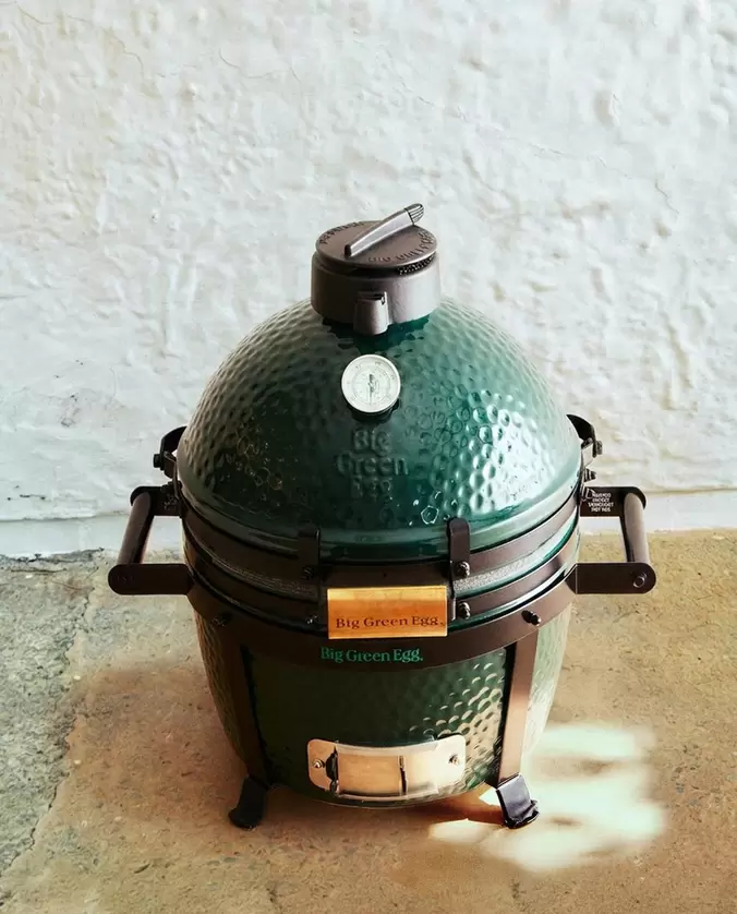 KOMPAKTOWY GRILL BIG GREEN EGG