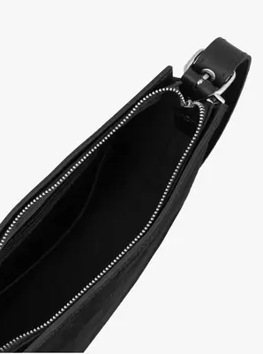 Czarna torebka crossbody
