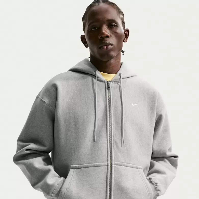 Nike Solo Swoosh