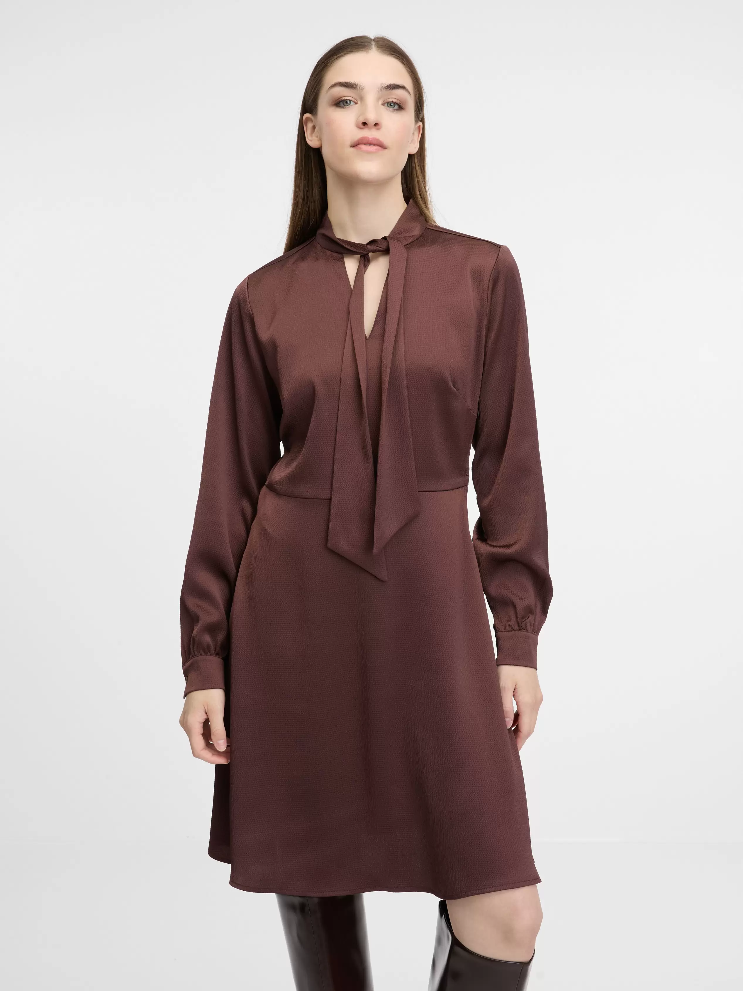 Brązowa sukienka do kolan ORSAY