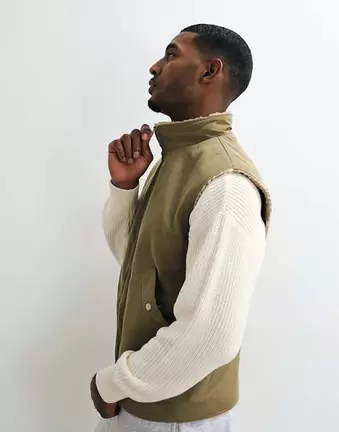 ASOS DESIGN – Bezrękawnik w kolorze khaki z podszewką z kożuszka
