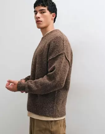 ASOS DESIGN sweter z dzianiny o luźnym kroju, z widocznymi szwami, z okrągłym dekoltem, brązowy