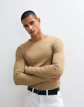 ASOS DESIGN Essentials koszulka z długim rękawem o kroju podkreślającym sylwetkę w brązowy prążek
