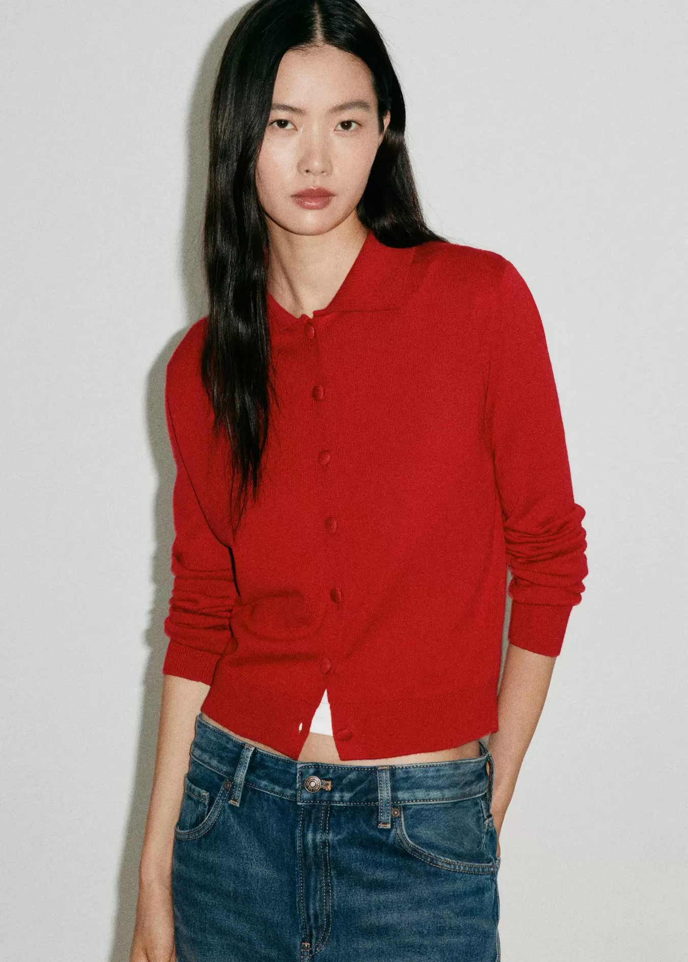 Cardigan with buttons and lapel collar