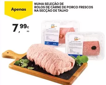 Numa Selecao De Rolos De Carne De Porco Frescos Na Seccao De Talho
