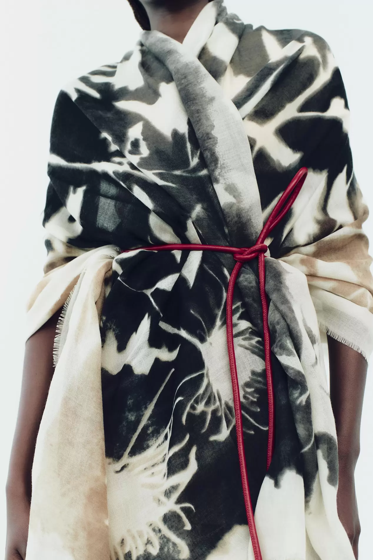 LENÇO ESTAMPADO FLORAL