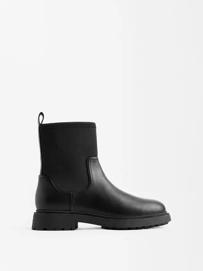 Flat ankle boots with elastic neoprene effect