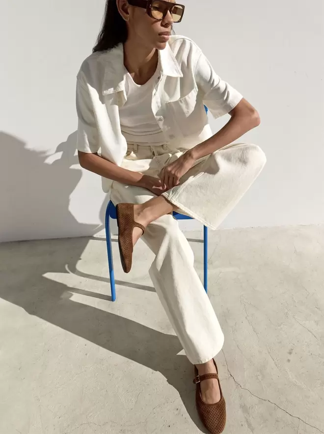 Leather ballet flats with strap and buckle