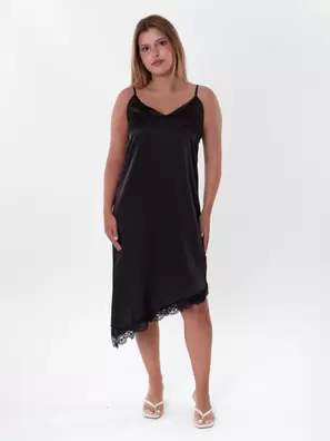 Vestido com Detalhe em Renda