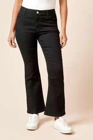 Petite Comfort Stretch Bootcut Jeans