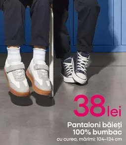 Pantaloni băieţi