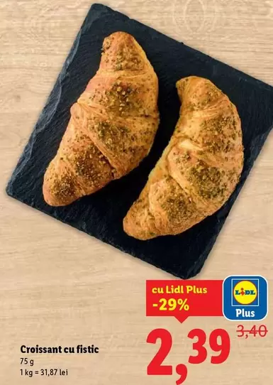 Croissant cu fistic